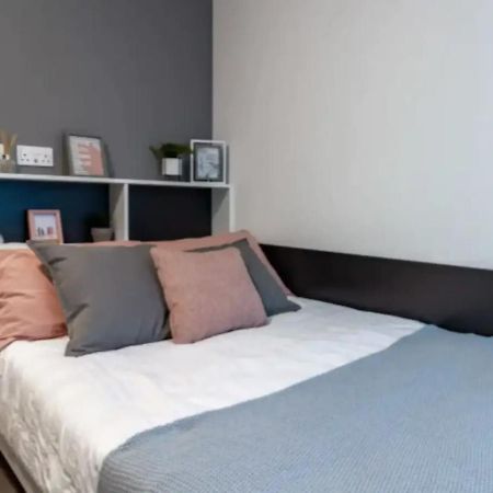 Modern Rooms In Wembley, Sk Лондон Экстерьер фото