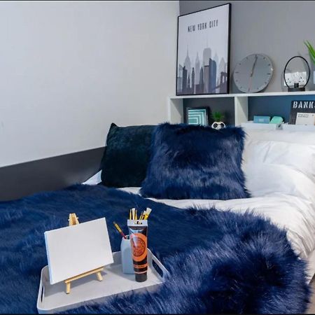 Modern Rooms In Wembley, Sk Лондон Экстерьер фото