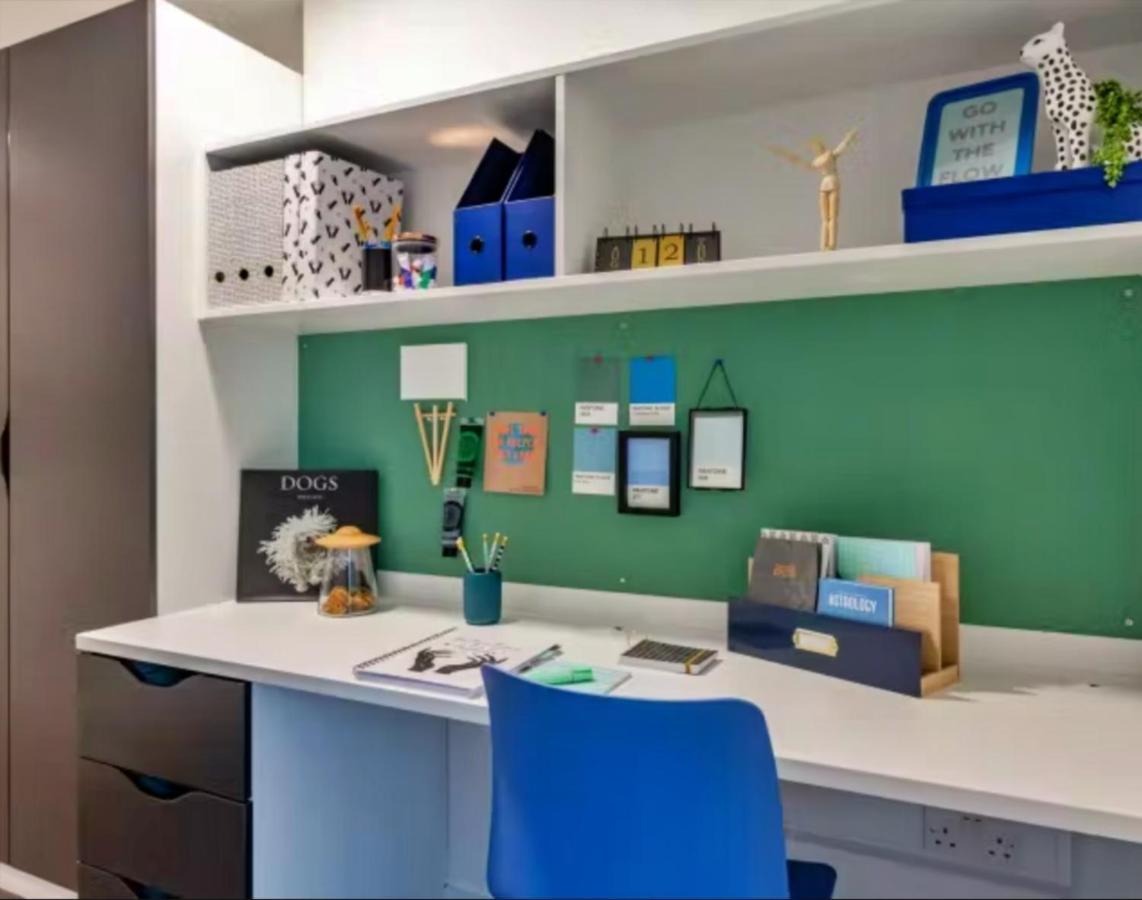 Modern Rooms In Wembley, Sk Лондон Экстерьер фото