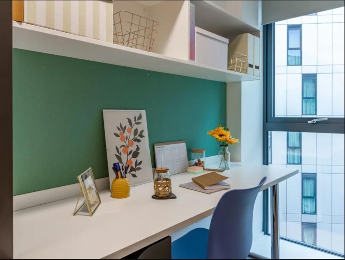 Modern Rooms In Wembley, Sk Лондон Экстерьер фото